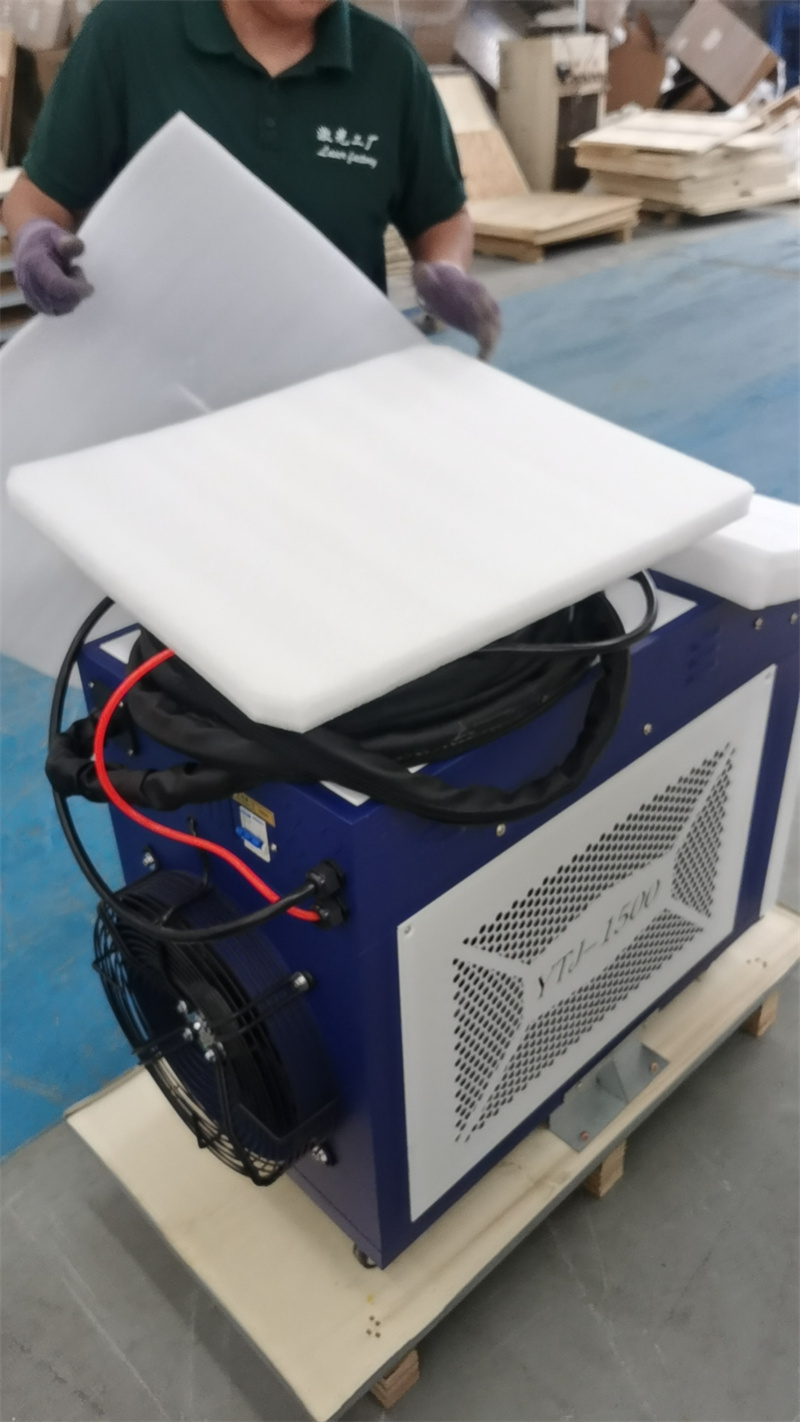 Industrial Laser Cleaning Equipment - 200W Handgeführte Industrielle Laserreinigungsmaschine - Neue
